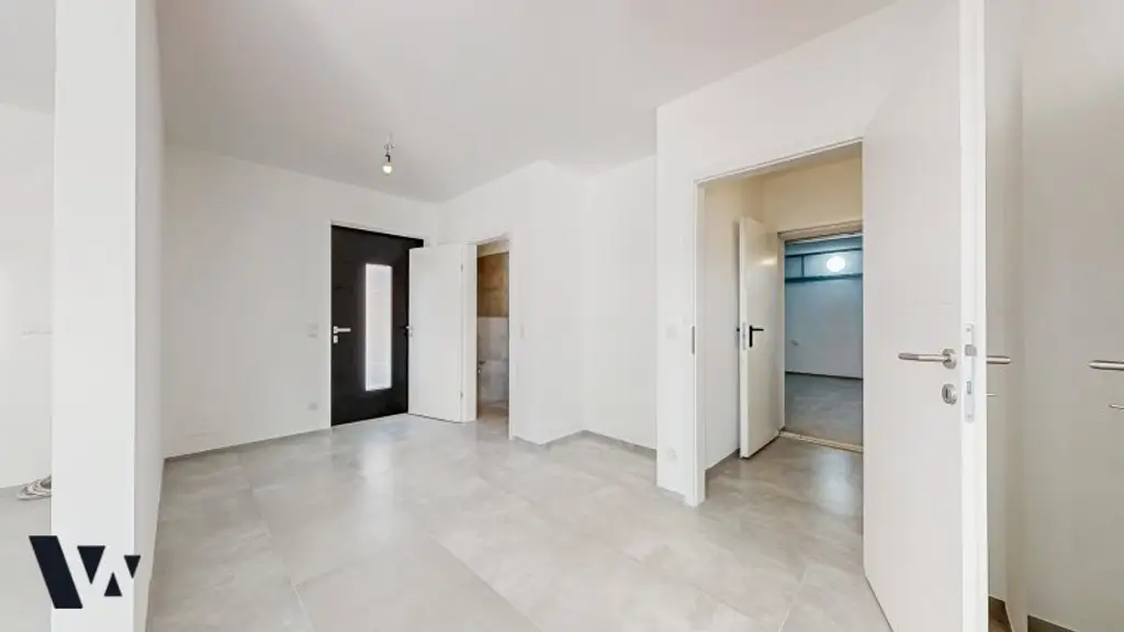 MODERNES DESIGNERHAUS MIT GARTEN & POOL | ERSTBEZUG | VIDEO-PRÄSENTATION