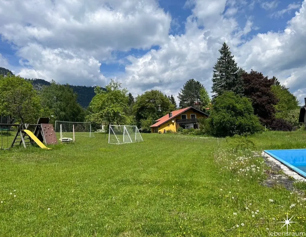Baugrundstück in absoluter Ruhe-, Aussichts- und Sonnenlage