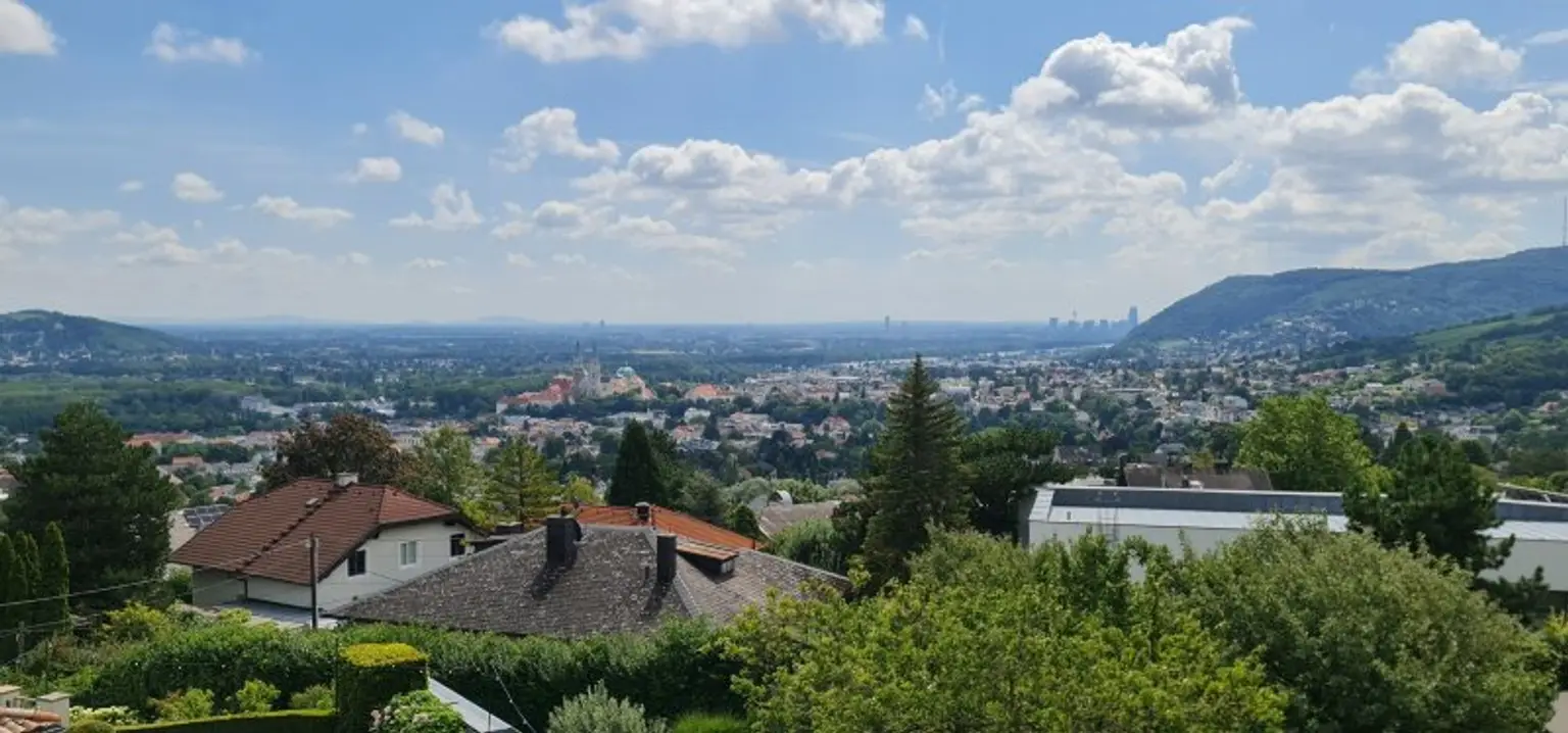 Villa in Aussichtslage am Ölberg