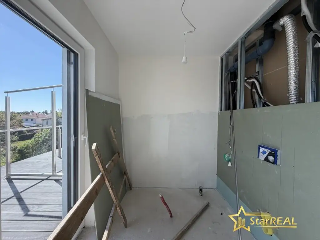 NEUBAU IN ZENTRUMSNÄHE! 5 ZIMMER-ZIEGELHAUS MIT 2 BÄDERN UND 3 WC´S.