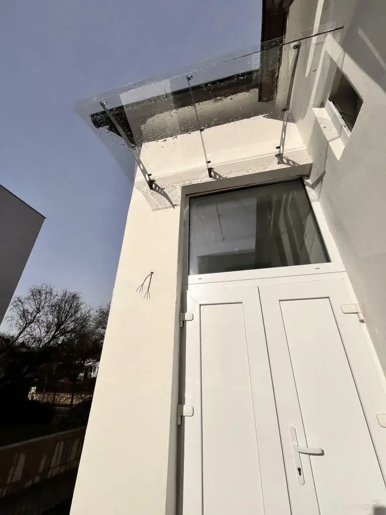 Erstbezug nach Generalsanierung: 2 Raum Wohnung im EG mit Terrasse,