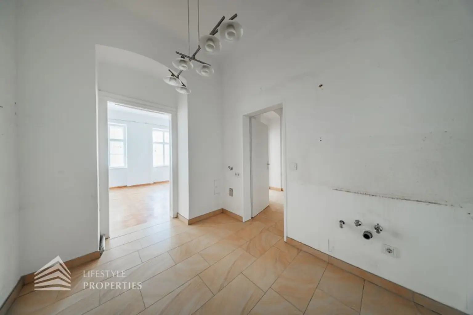 Helle 2-Zimmer Wohnung mit Balkon, Nähe Meiselmarkt