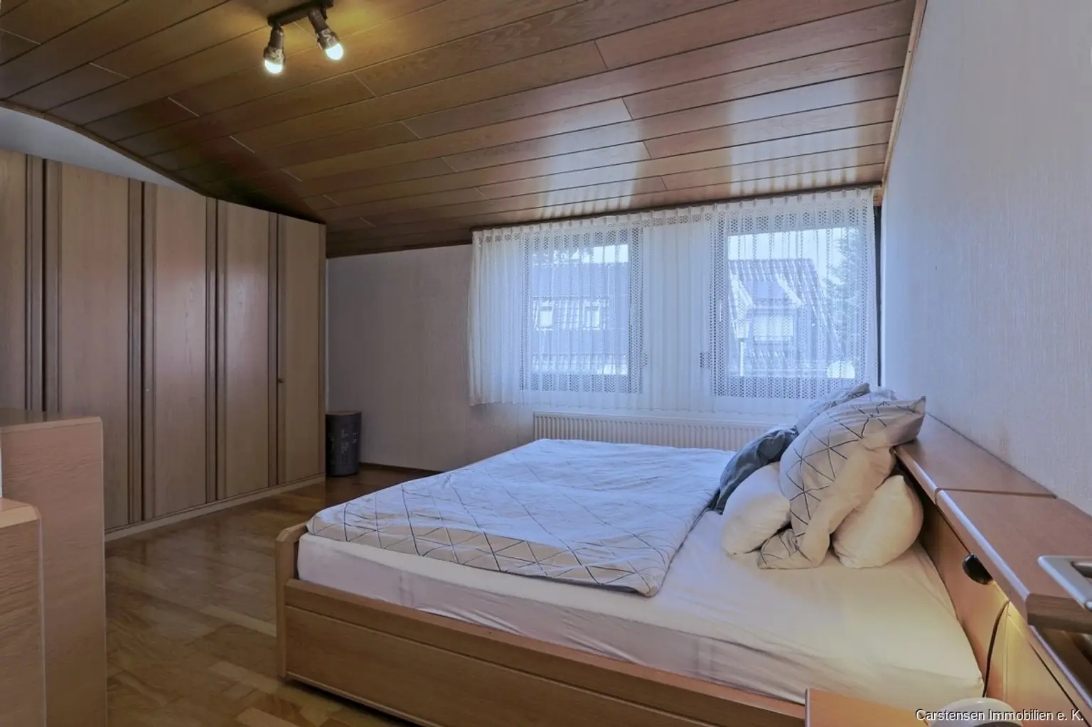 Elternschlafzimmer Bild 2 OG