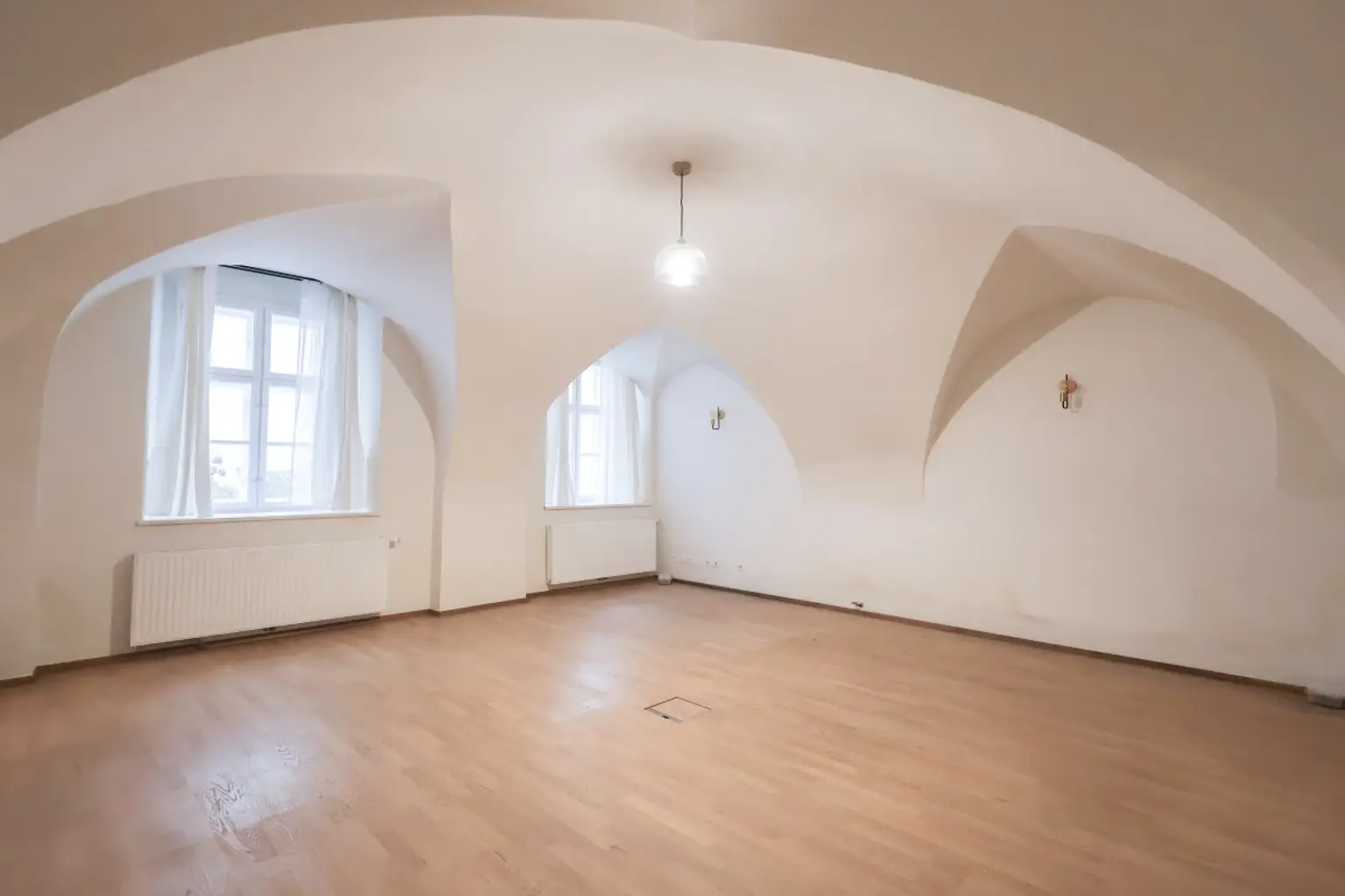 [06733] Kompaktes Geschäftslokal mit Innenhofblick - jetzt durchstarten!