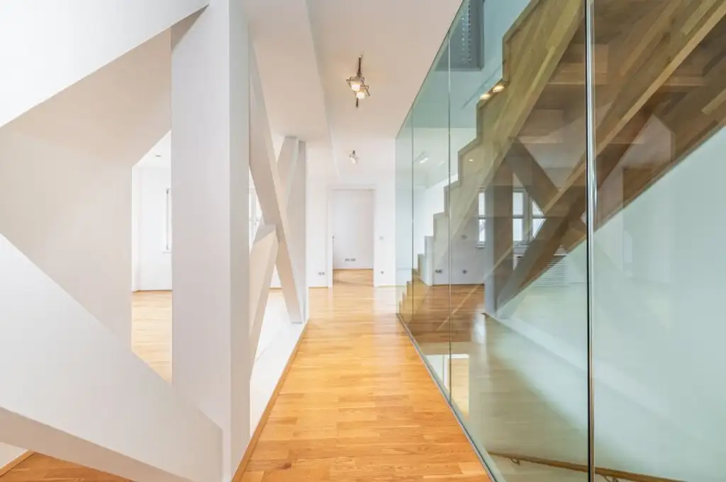 Exklusive Dachgeschoss-Maisonette mit Blick über Wien nahe dem Schwarzenbergplatz