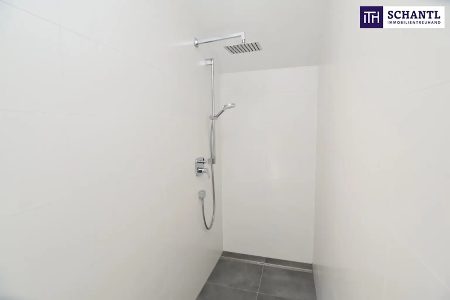 Walk-In Dusche mit Regenbrause