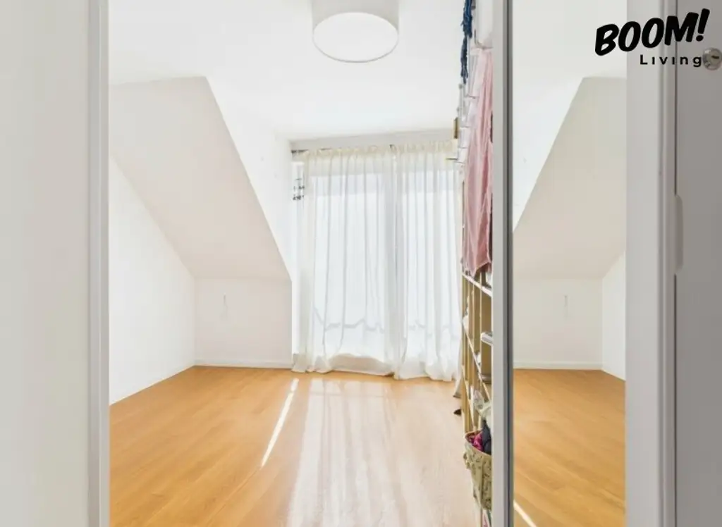 Helle 3-Zimmer-Dachgeschosswohnung mit großer Terrasse in 1200 Wien