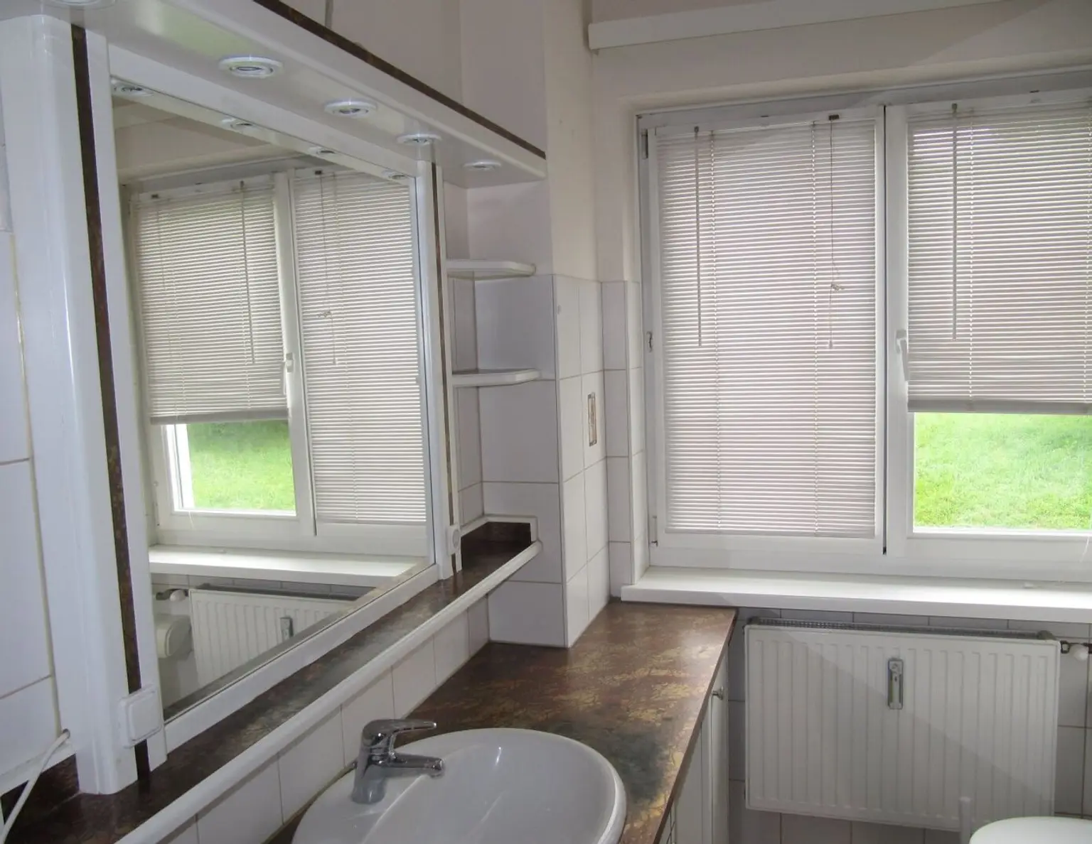 2-Zimmer Wohnküche Balkon - provisionsfrei ab sofort - Heizkosten und Betriebskosten inklusive