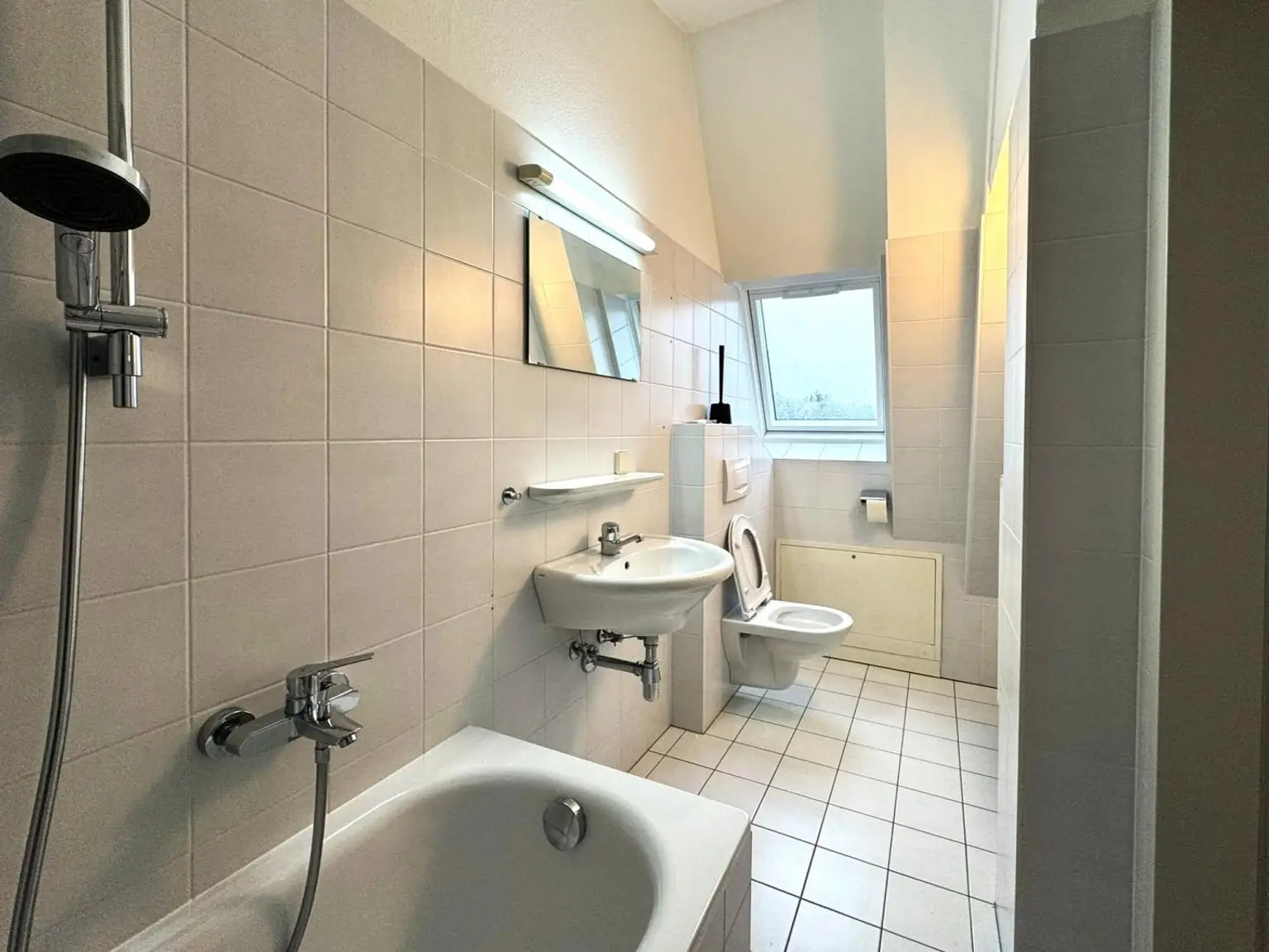 Gepflegte 2-Zimmer-Wohnung Nähe LKH und FH zu vermieten
