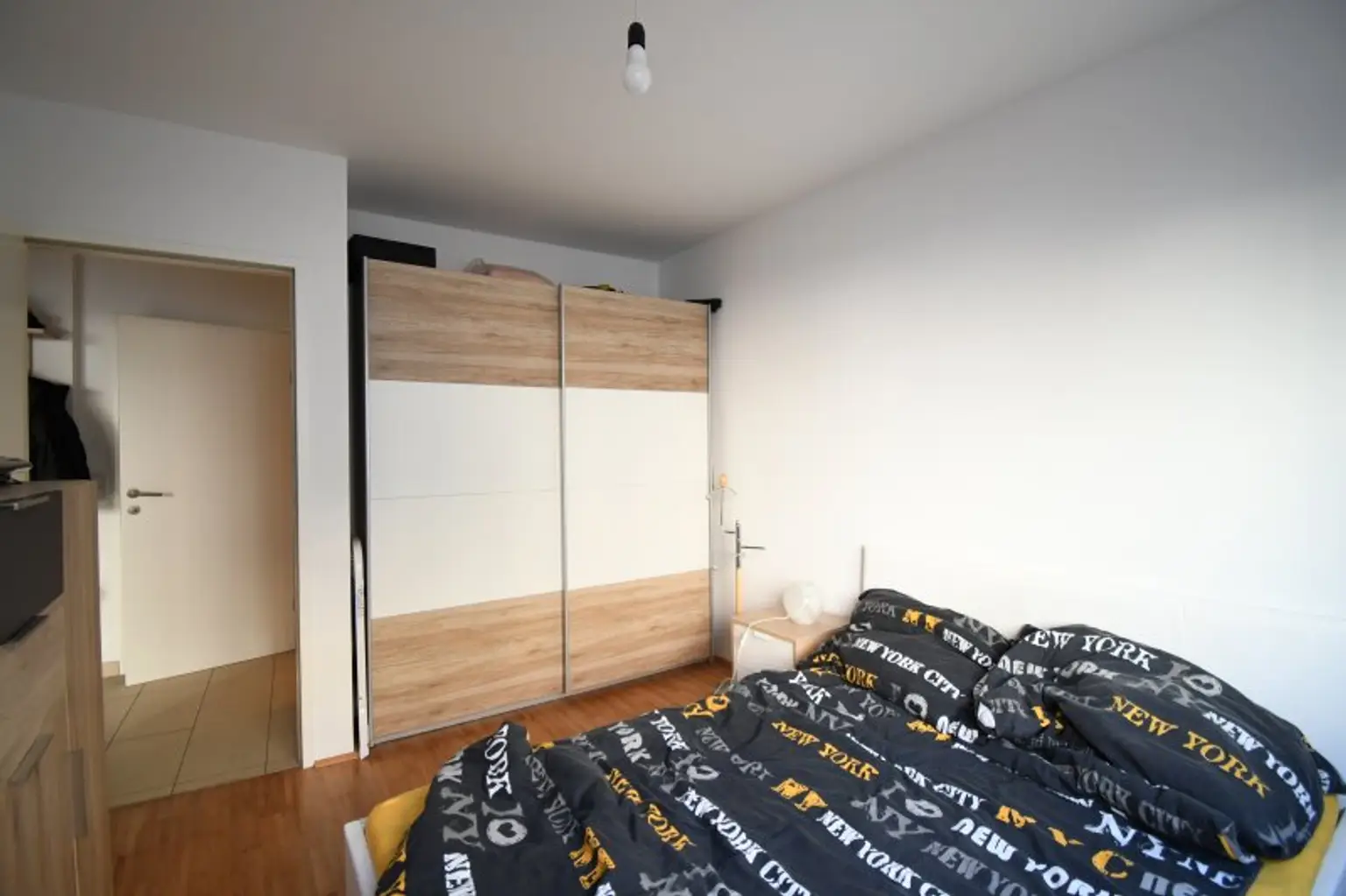 OPEN HOUSE-Besichtigung mit Einzelterminen, am Samstag, den 11.10.2025, zwischen 10:30-12.00! Pärchenhit! Zweizimmerwohnung in guter Lage in gepflegten Zustand!