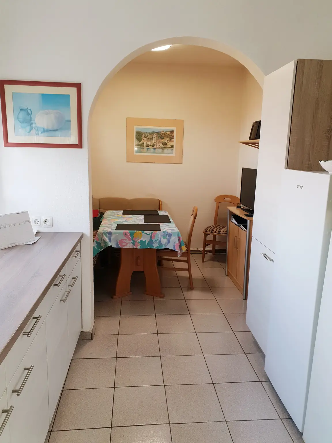 Zweifamilienhaus mit großem Garten zu verkaufen!