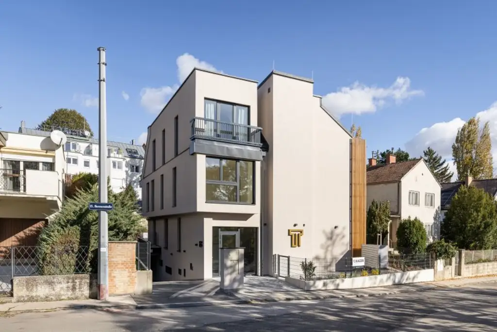 EXKLUSIVE GARTENWOHNUNG IN HIETZING MIT SALZWASSER-POOL UND SAUNA