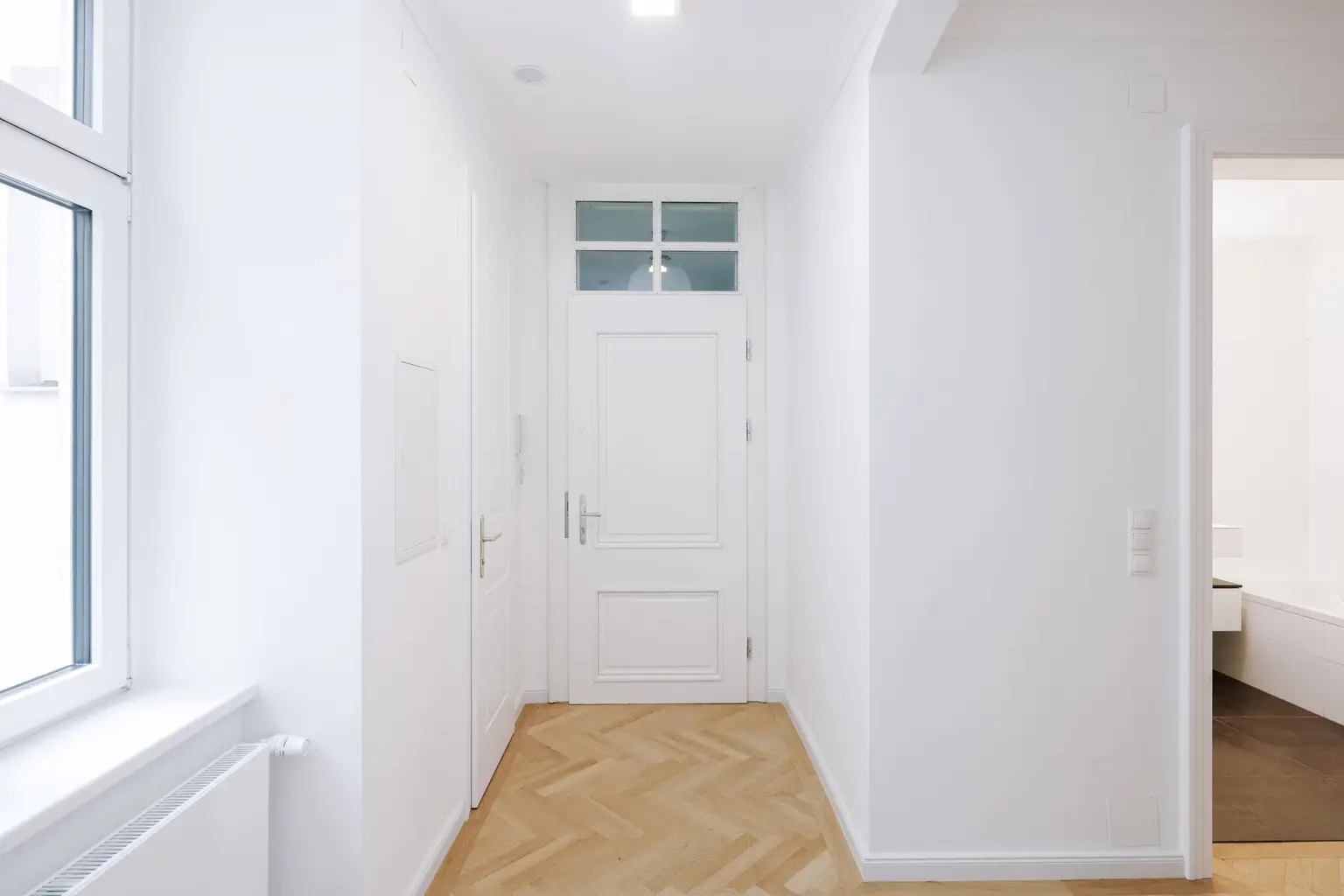 Wunderschöne Stil-Altbau Wohnung 106m² 3.Liftstock  in Toplage 1070 Wien !