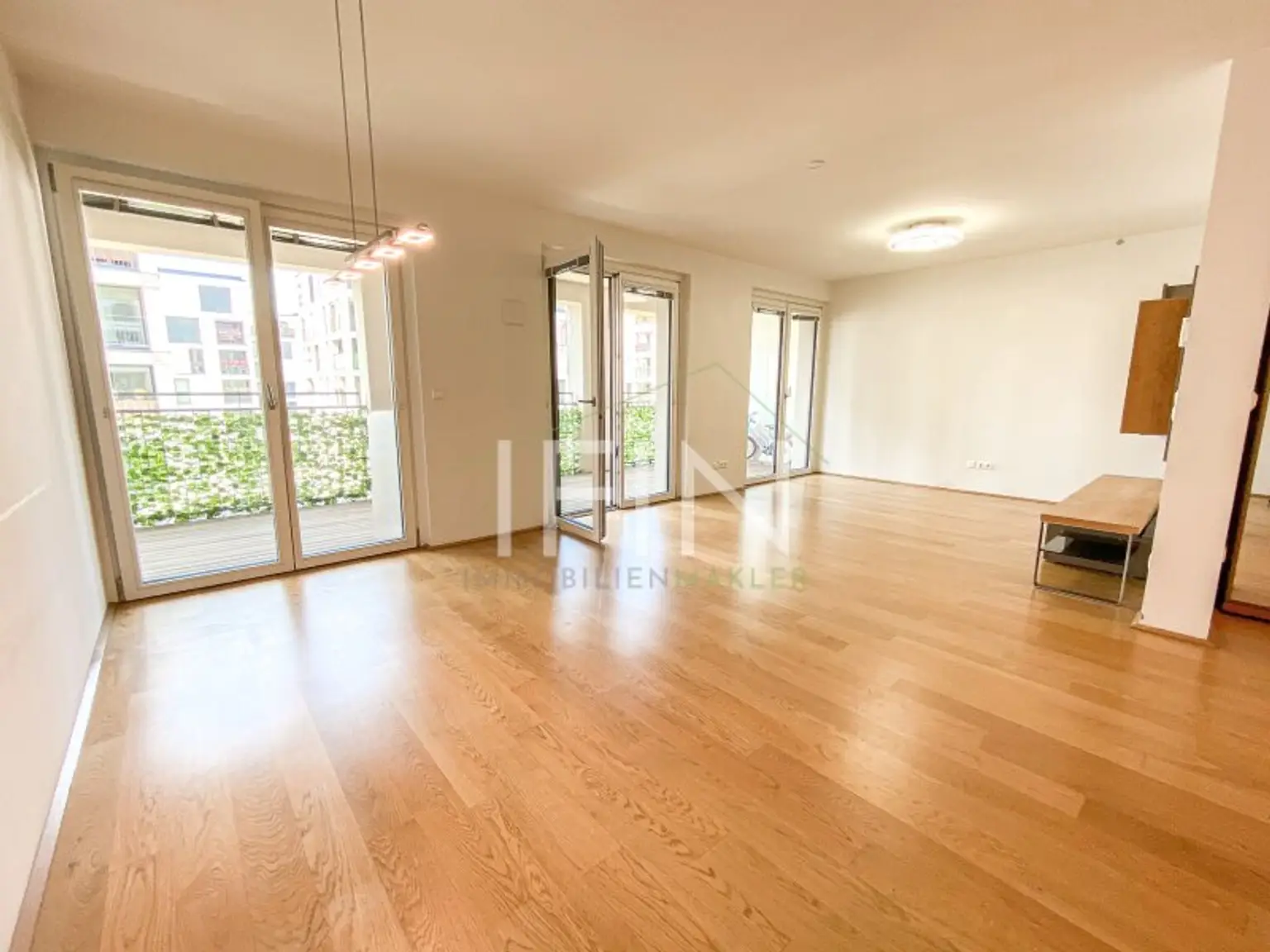 Helle Wohnung mit großer Freifläche und Parkblick im 2. Bezirk!