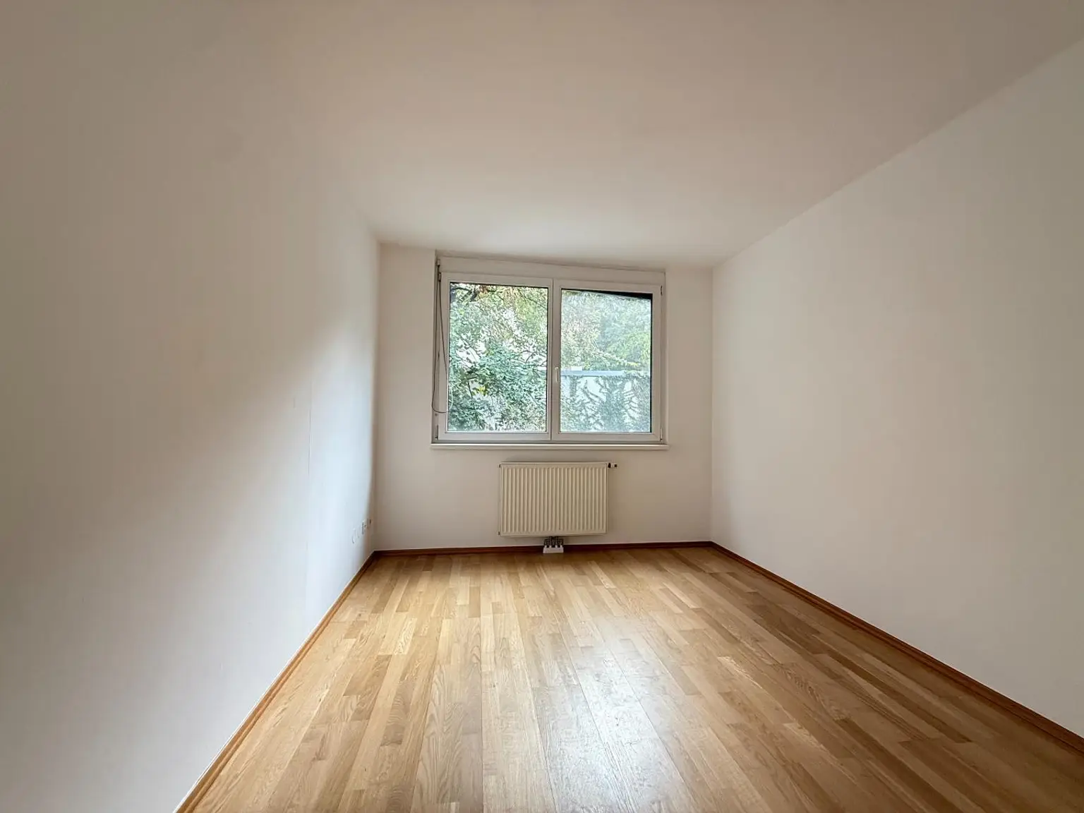 Moderne 4-Zimmer-Maisonette mit Garten