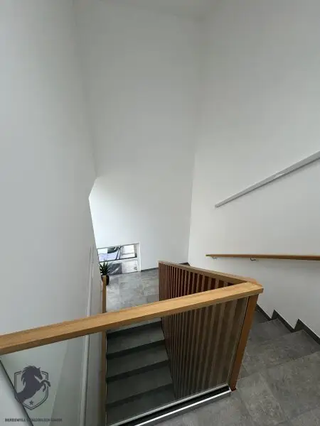 Stilvoll wohnen im Herzen von Wien: Dachgeschosswohnung mit Terrasse und Parkplatz in 1140 Wien!