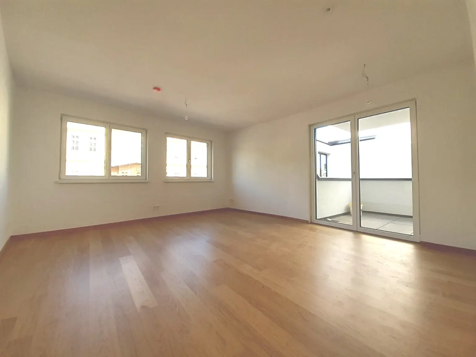 Wohnküche mit Balkon