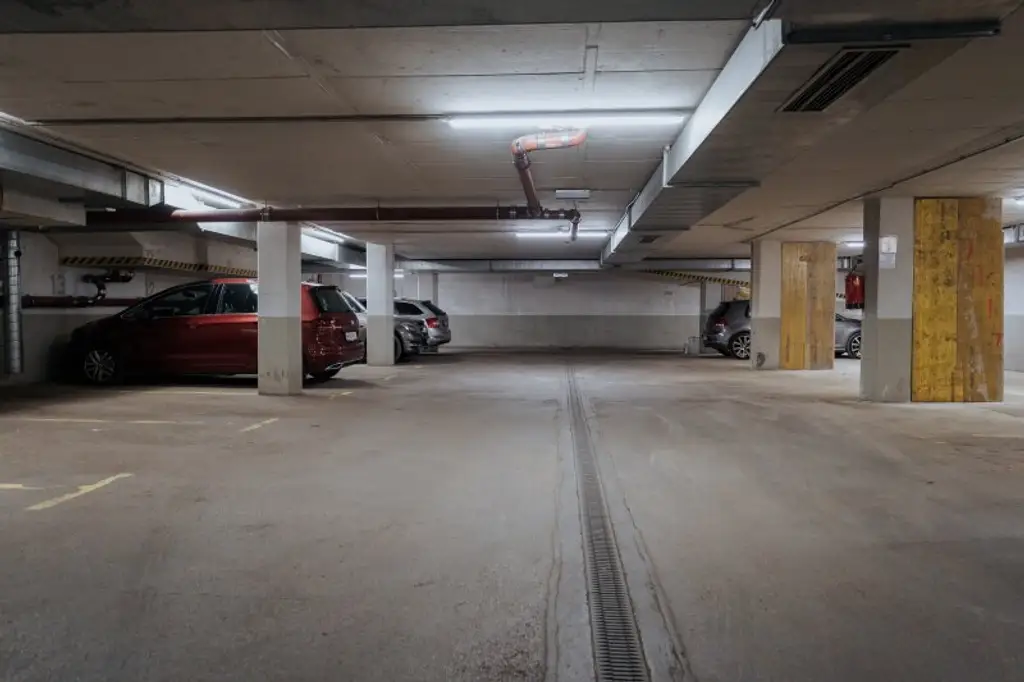 Schöne klimatisierte 3 Zimmer Maisonettewohnung im Dachgeschoß