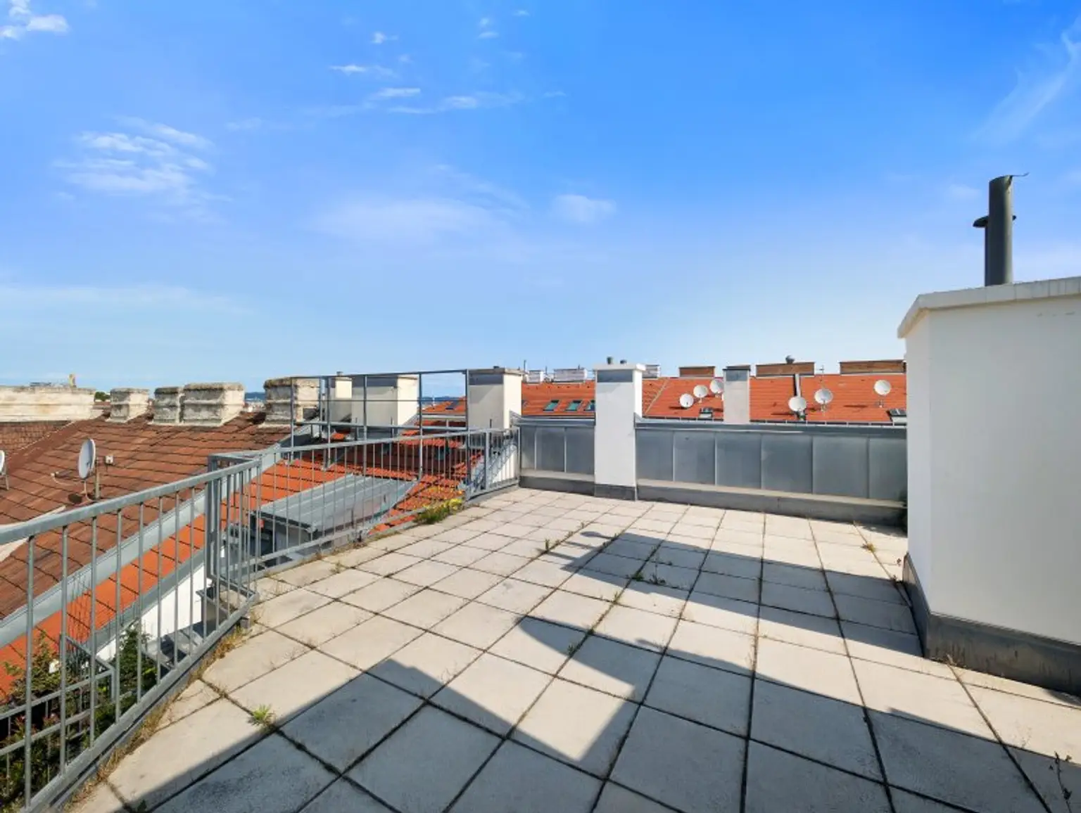 ++NEU++ Fantastische 3-Zimmer Dachgeschosswohnung mit großer Dachterrasse!