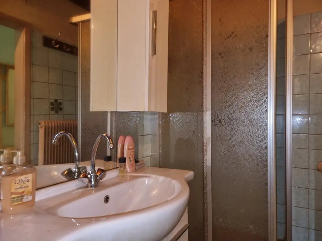 "Endstation Haus Desire"