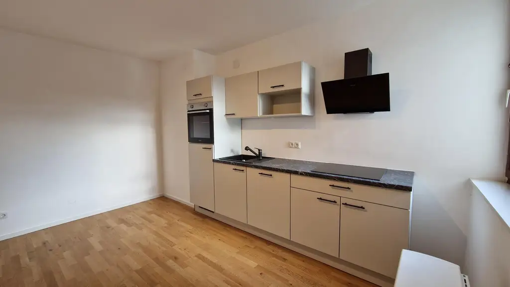 Modernisierte 2-Zimmer-Wohnung mit Loggia in begehrter Lage