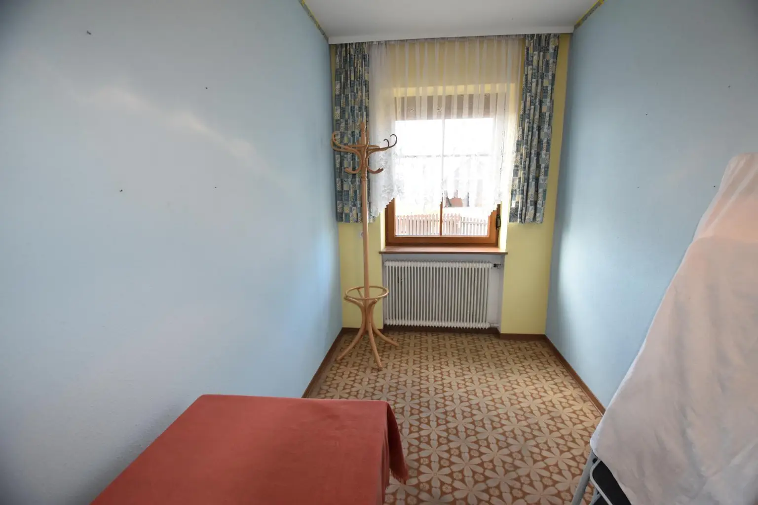 Mehrfamilienhaus mit viel Potenzial und Bauland-Agrar Widmung!