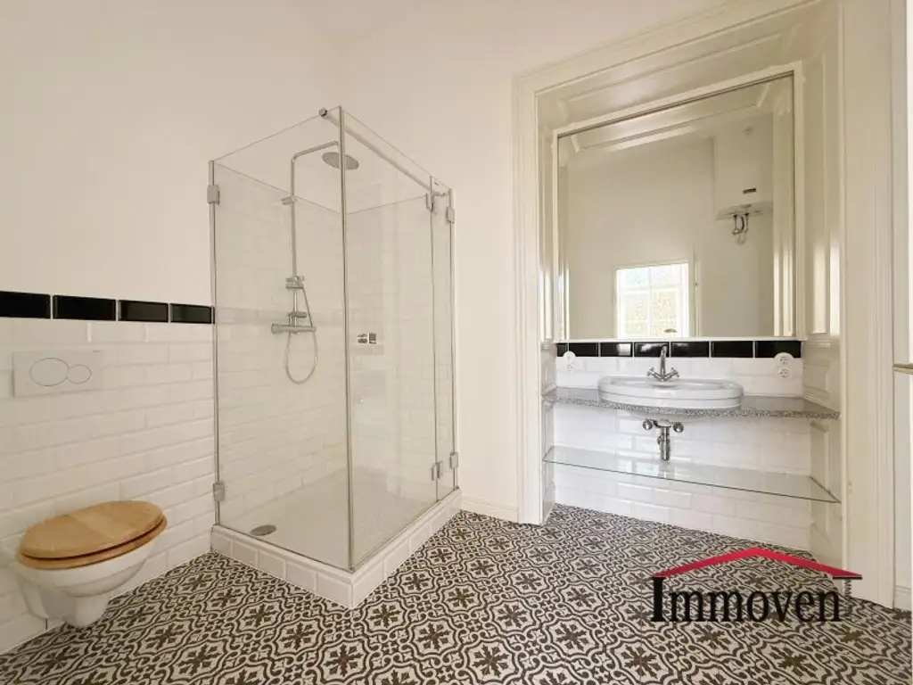 BOTSCHAFTSVIERTEL - Residieren Sie in einer stilvollen 4-Zimmerwohnung!