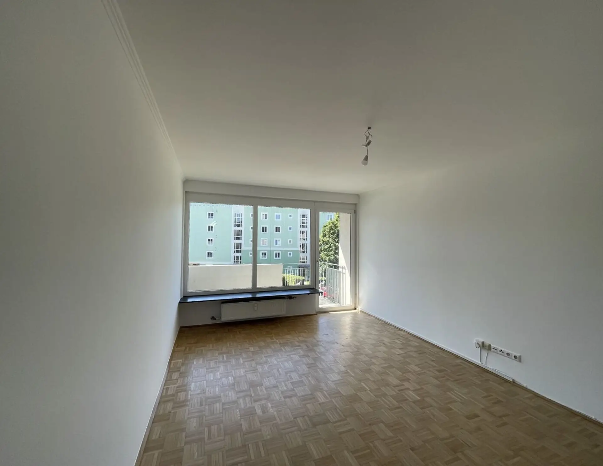 Sehr Schöne, Super Geschnittene 2-Zimmerwohnung !