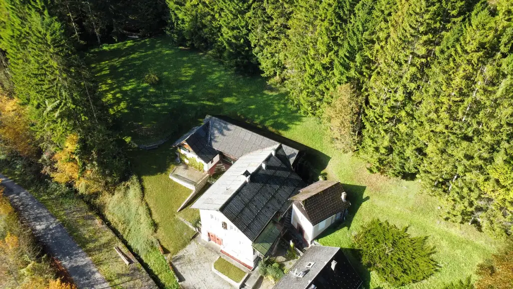 Ein Haus, das Geschichte atmet – und auf seinen neuen Besitzer wartet.