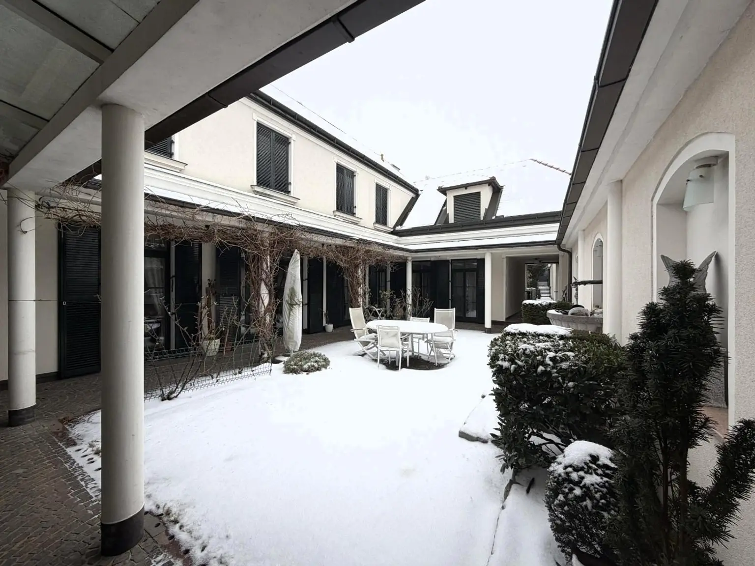 Innenhof / Eingang in die Liegenschaft