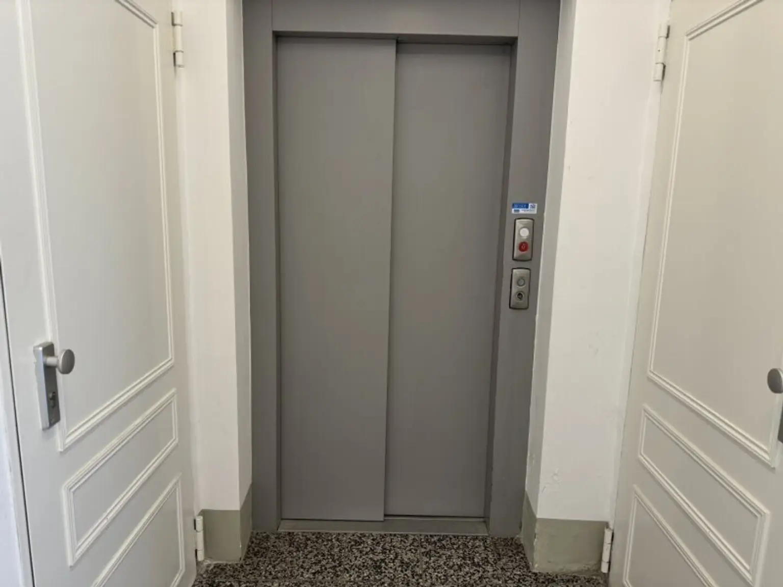 Citynah & modern: sanierte & helle 2-Zimmer-Wohnung in Bestlage zur Mariahilfer Straße