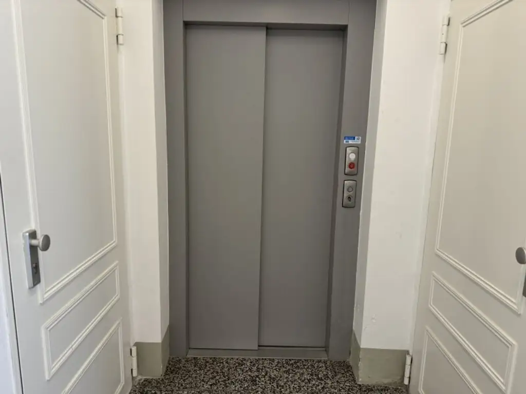 Citynah & modern: sanierte & helle 2-Zimmer-Wohnung in Bestlage zur Mariahilfer Straße