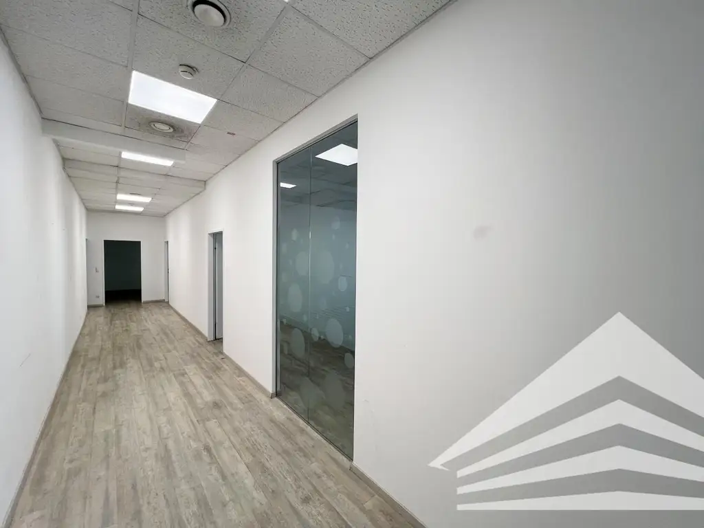 Ausbildungsräume und Büroräumlichkeiten auf 540 m² nähe Industriezeile!