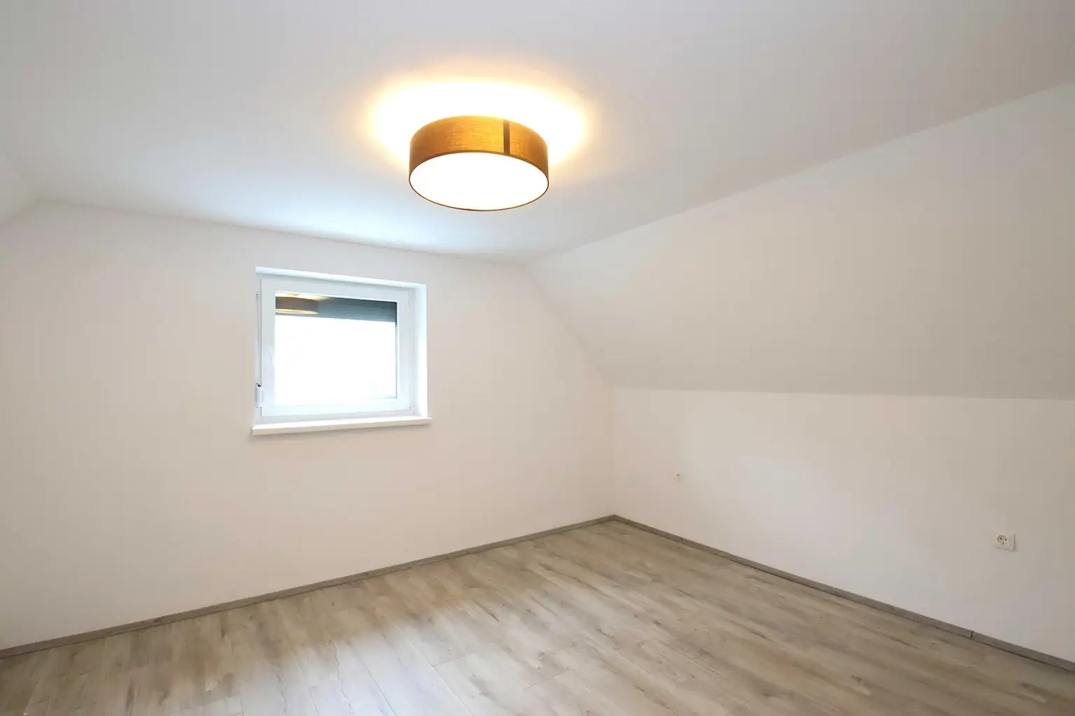K13_IMS_Zimmer2-OG