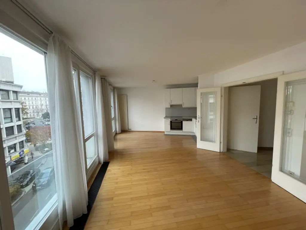 MODERNE 3-ZIMMER-WOHNUNG BEIM KARLSPLATZ - RUHELAGE!