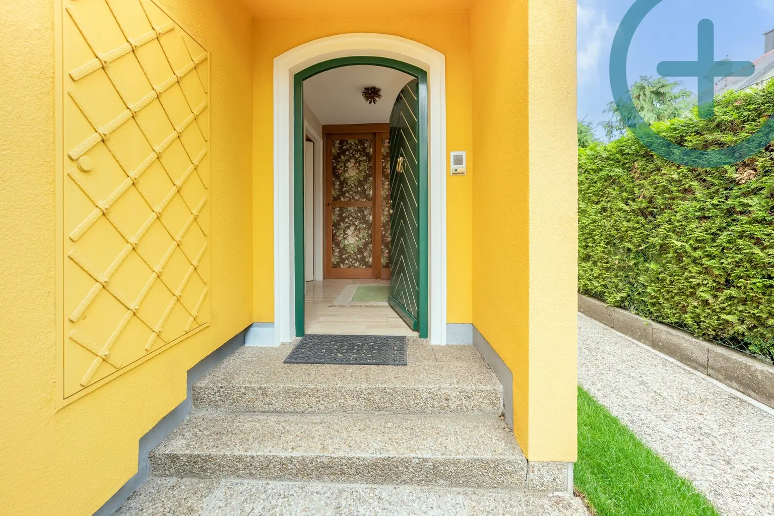 Charmante Doppelhaushälfte mit Gartenidylle & Wohlfühlcharakter