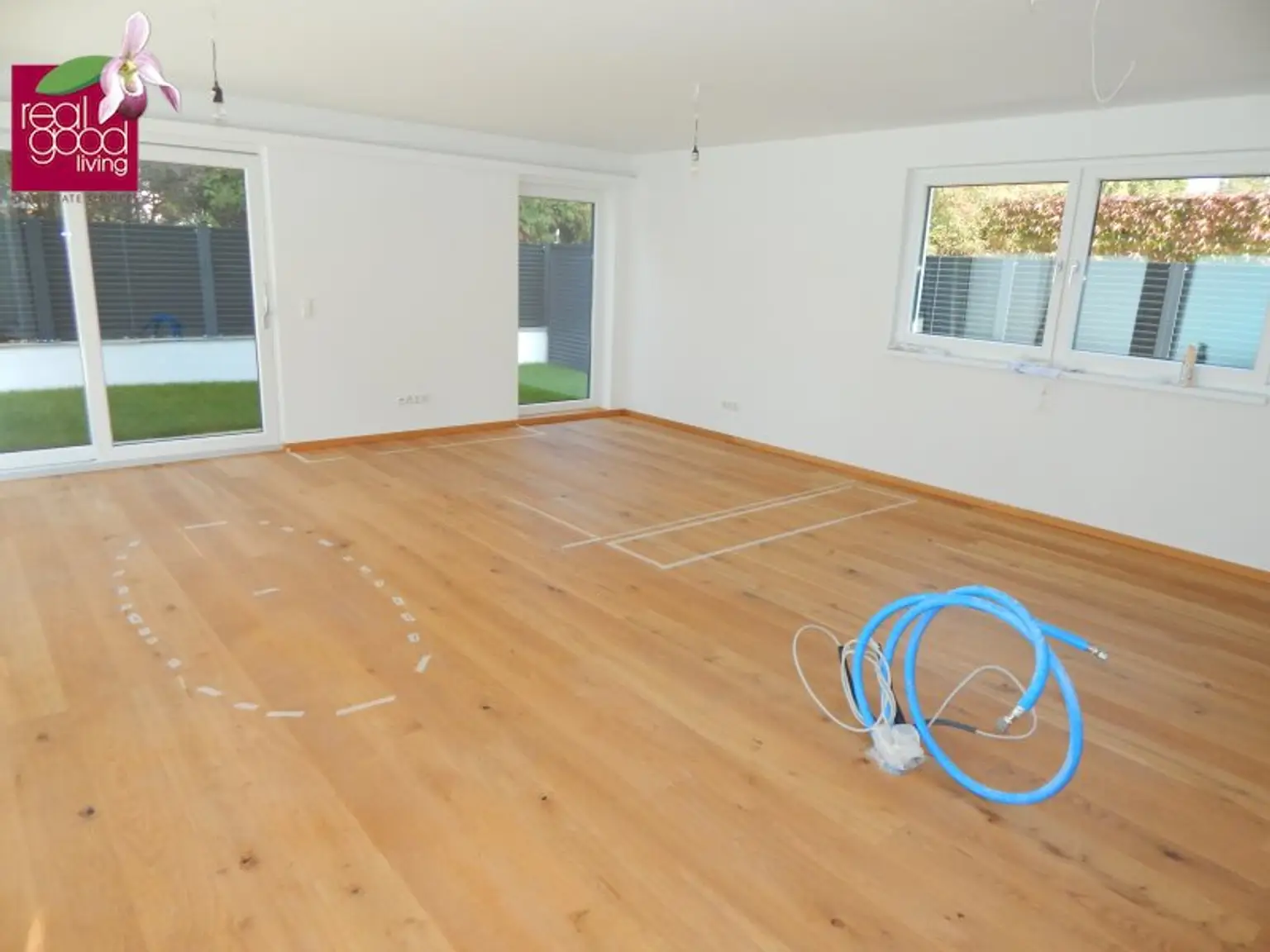 PROVISIONSFREI – Villa mit Pool, voll unterkellert – mit Top-Ausstattung