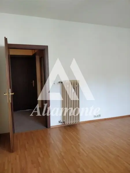 Helle 3-Zimmer-Wohnung im 3. Liftstock mit schöner Loggia - Nähe Augarten & Jakominiplatz, 8010 Graz