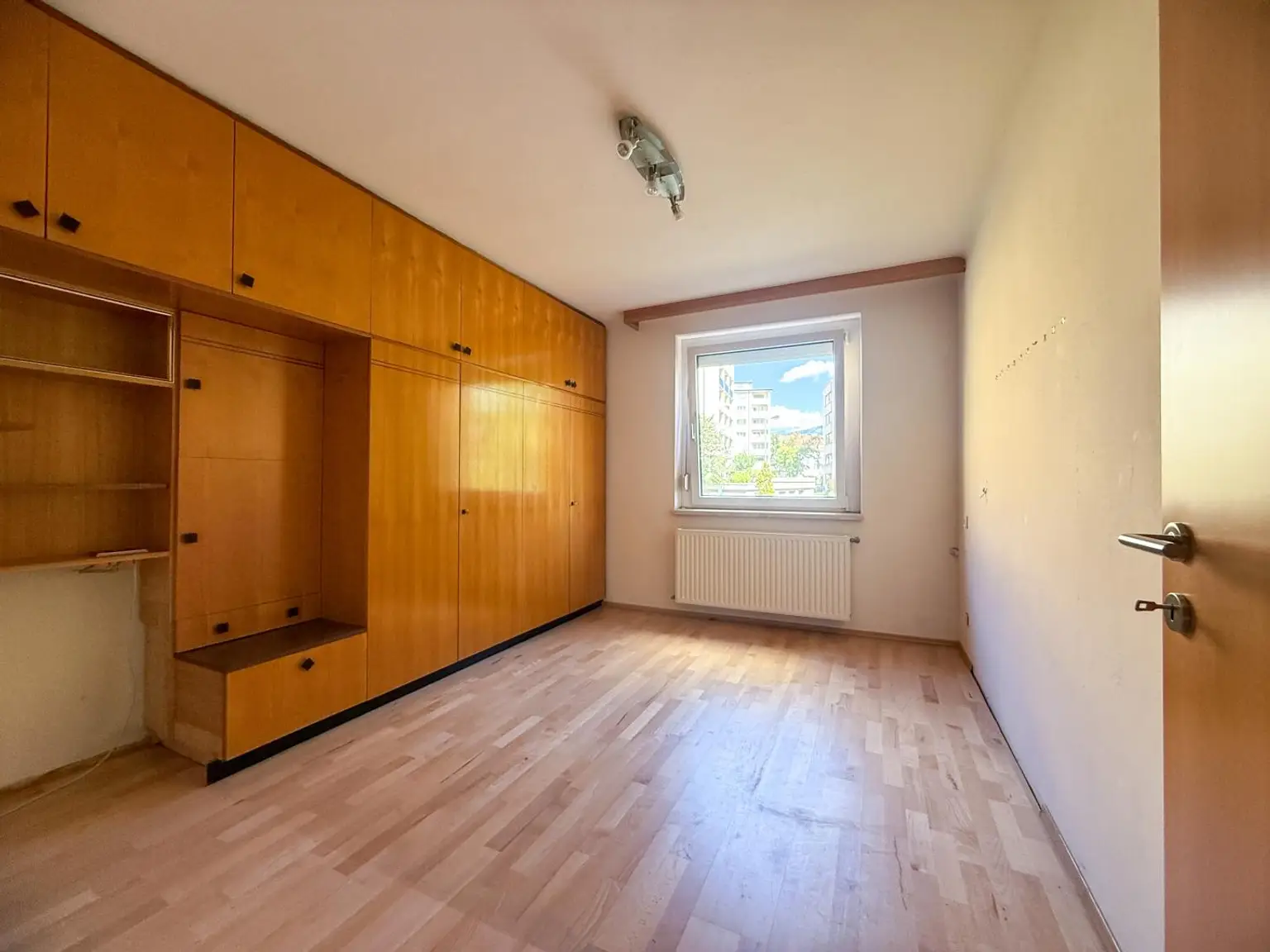 *** 63,5m² - 3 Zimmer Juwel, saniert, im Zentrum Bruck/Mur, teilmöbliert mit Parkplatz und verglasten Balkon ***