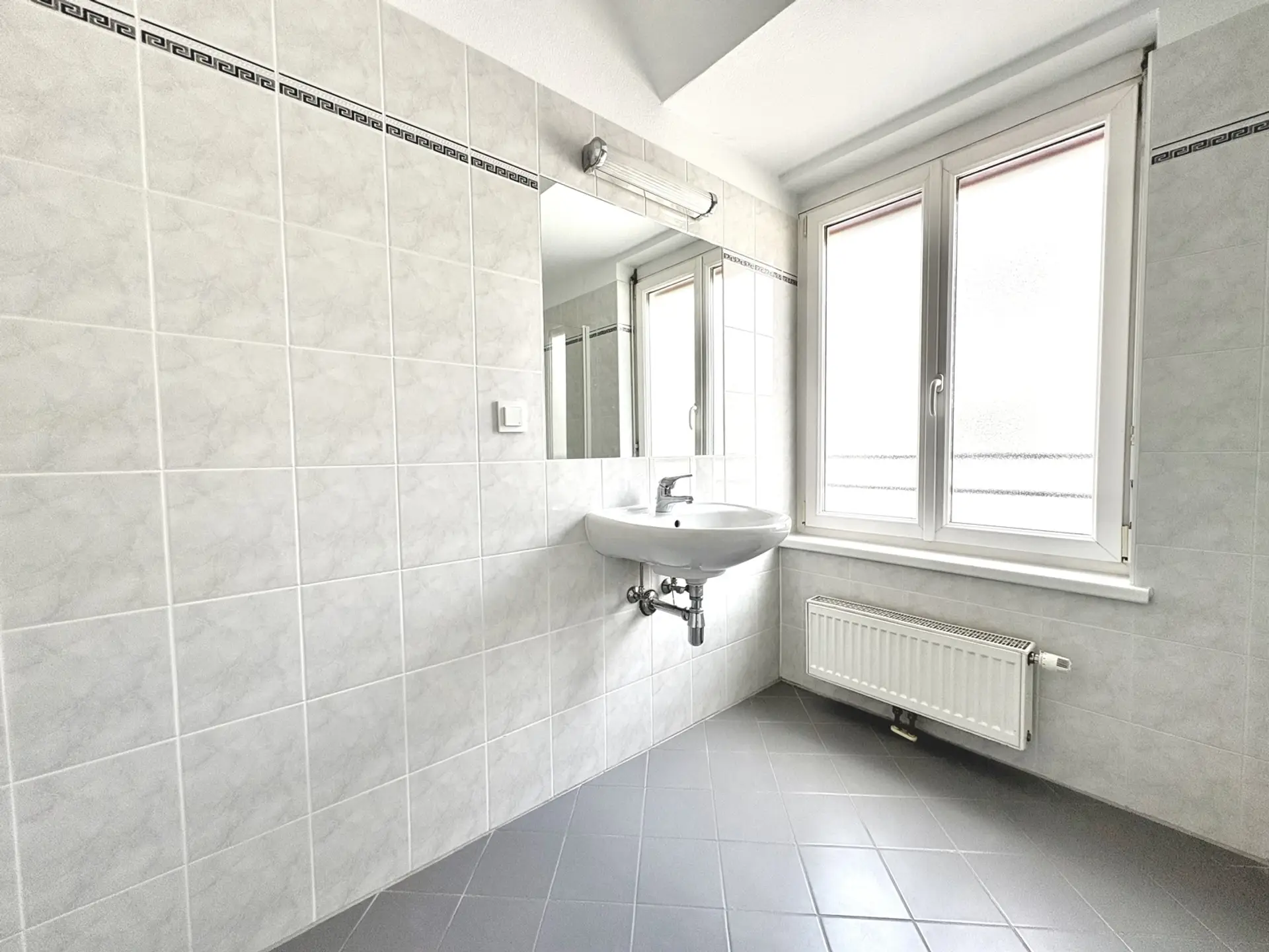 20250327_110006405_iOS