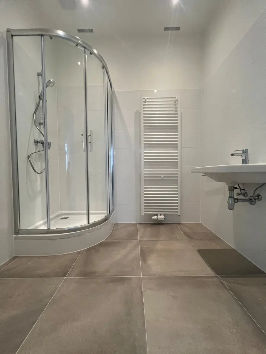 13 | HELLE  2 Zimmer Wohnung  - in RUHIGER und ZENTRALER LAGE | Prima Service Immobilien