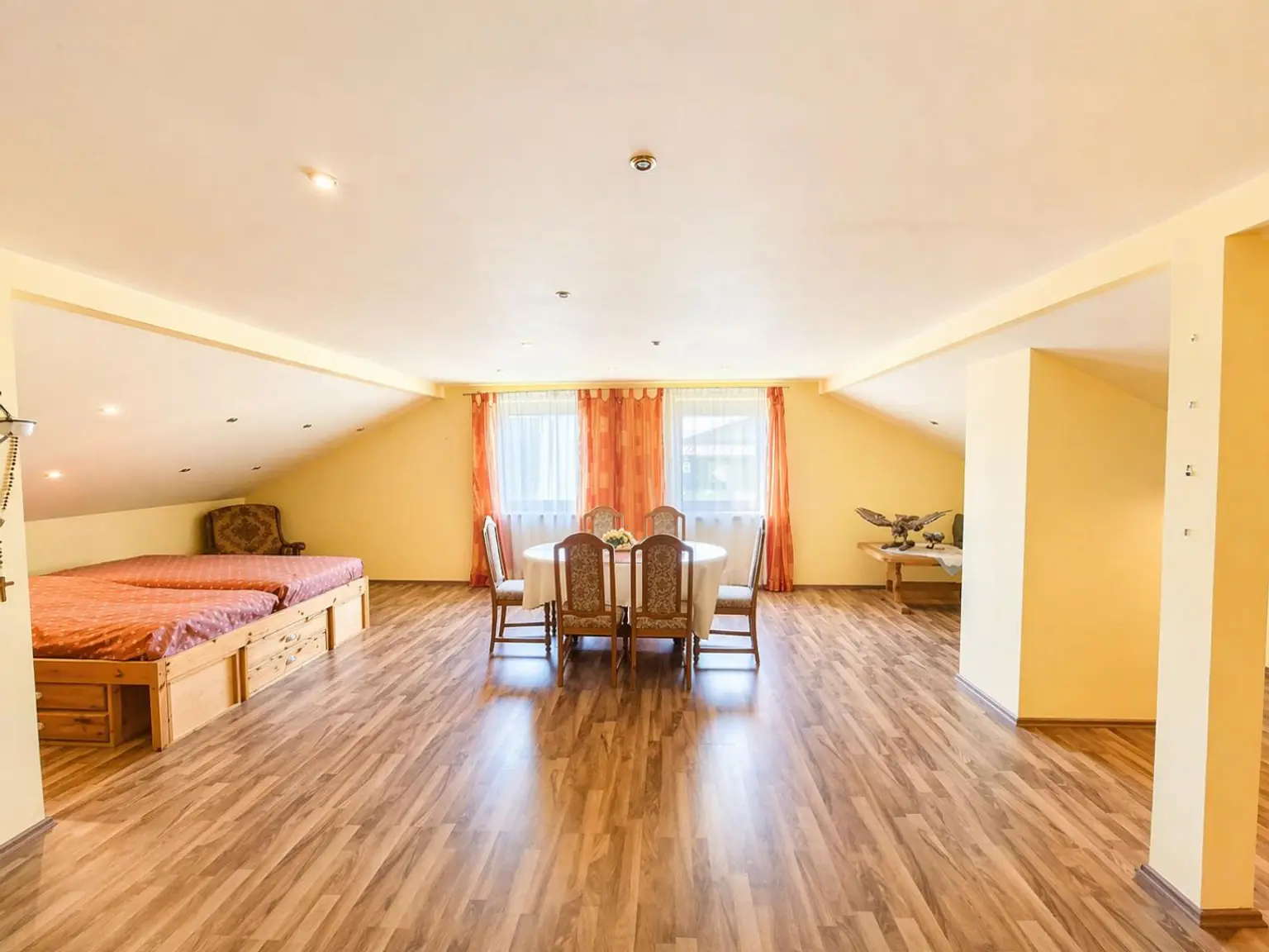 Dachboden 58 m² Zimmer