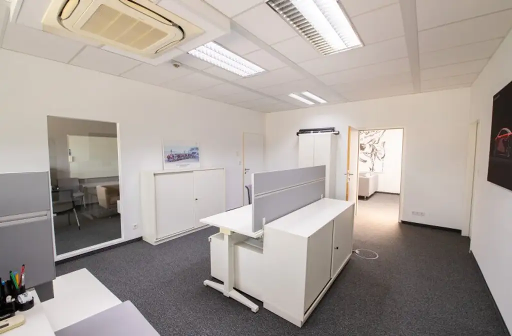 *** Multifunktionale Gewerbeimmobilie *** Flexibel nutzbar und sofort einsatzbereit
