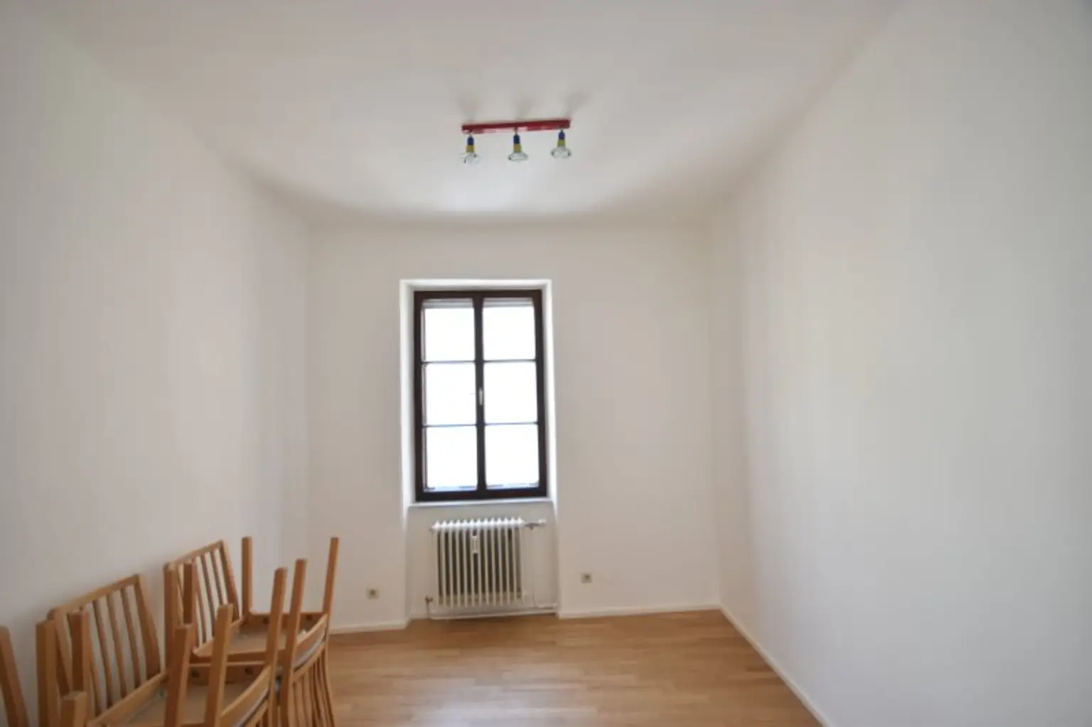 Kinderzimmer - Schöne und Helle 3 Zimmer Altbauwohnung nahe der Linzergasse Miete Rechte Altstadt Salzburg