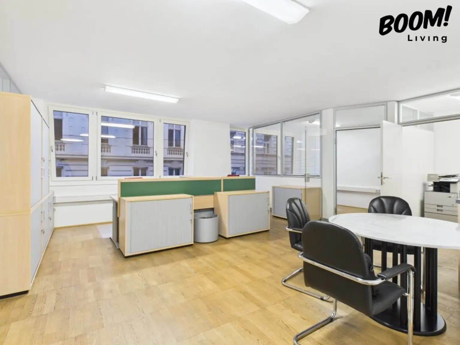 Neuwertiges Büro in 1070 Wien: 3 Zimmer, Parkett, Fußbodenheizung, Garage!