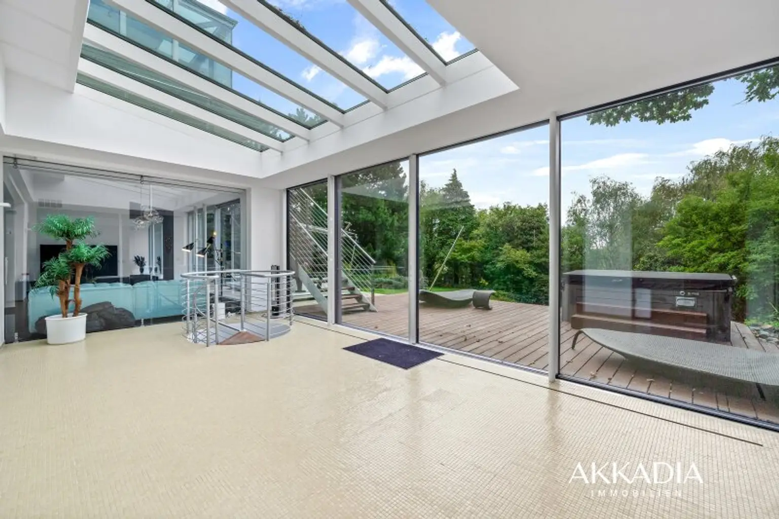 Außergewöhnlich futuristische Architektur mit "WOW"-Effekt und Indoor Pool in Liesing – The White Pearl