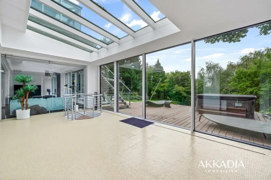 Außergewöhnlich futuristische Architektur mit "WOW"-Effekt und Indoor Pool in Liesing – The White Pearl