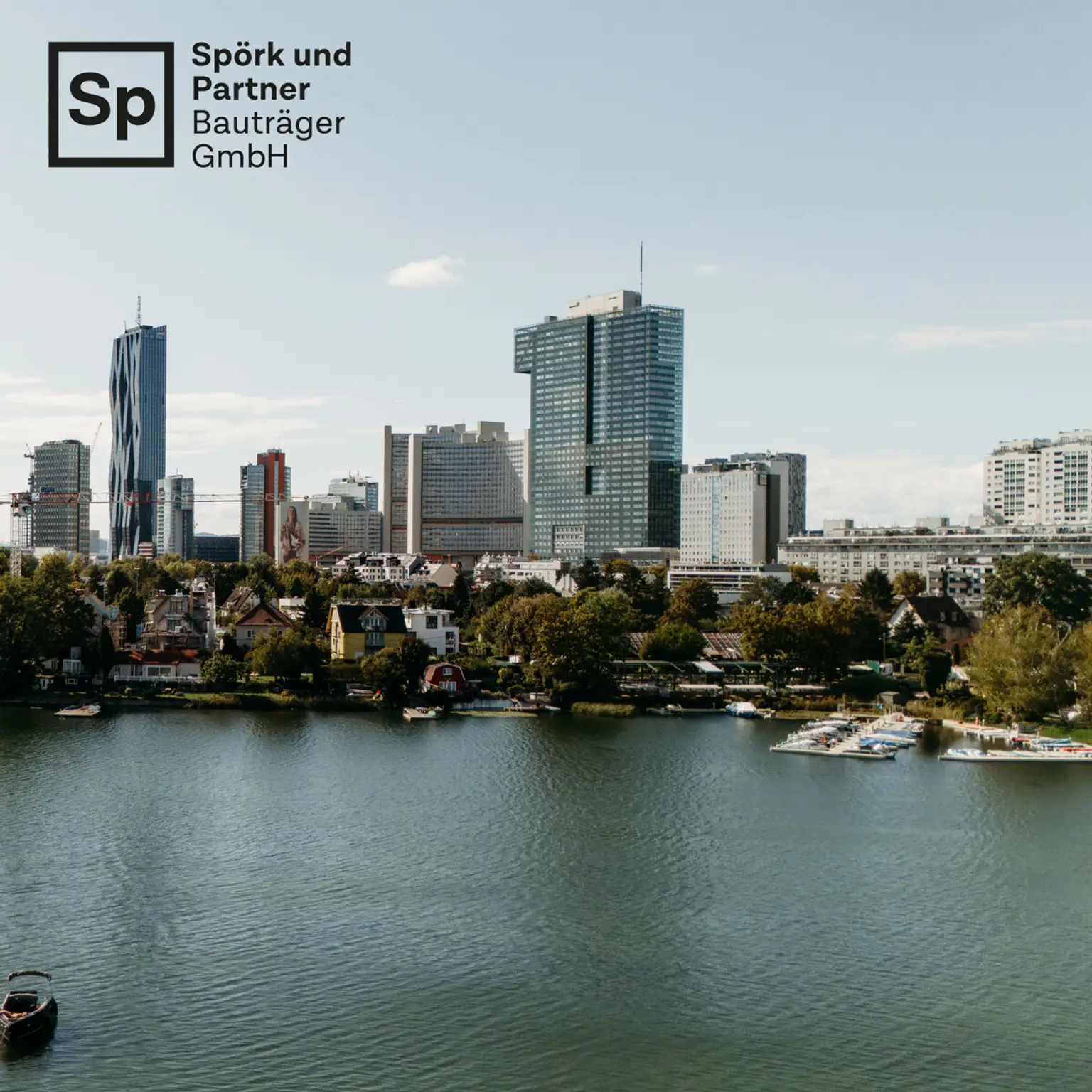 BESTLAGE ALTE DONAU
DACHGESCHOSSWOHNUNG
5 MINUTEN ZUR ALTEN DONAU