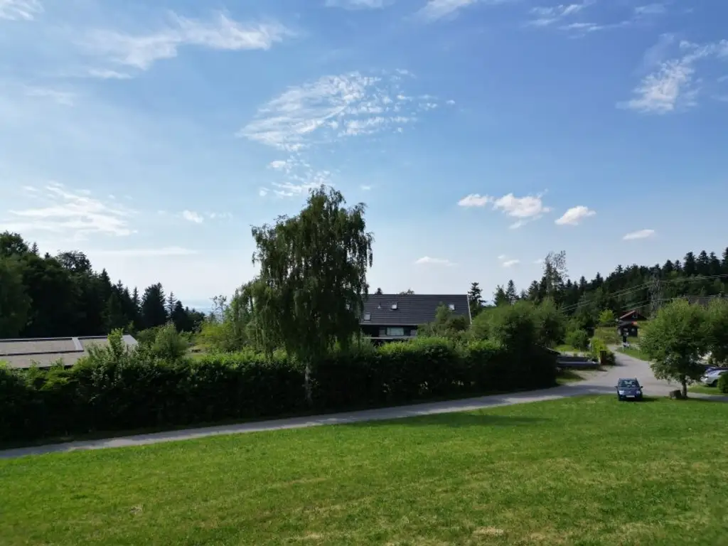 Seltene Gelegenheit - Sonniges Liebhaber-Grundstück mit traumhafter Aussicht am Pfänder / Bodensee
