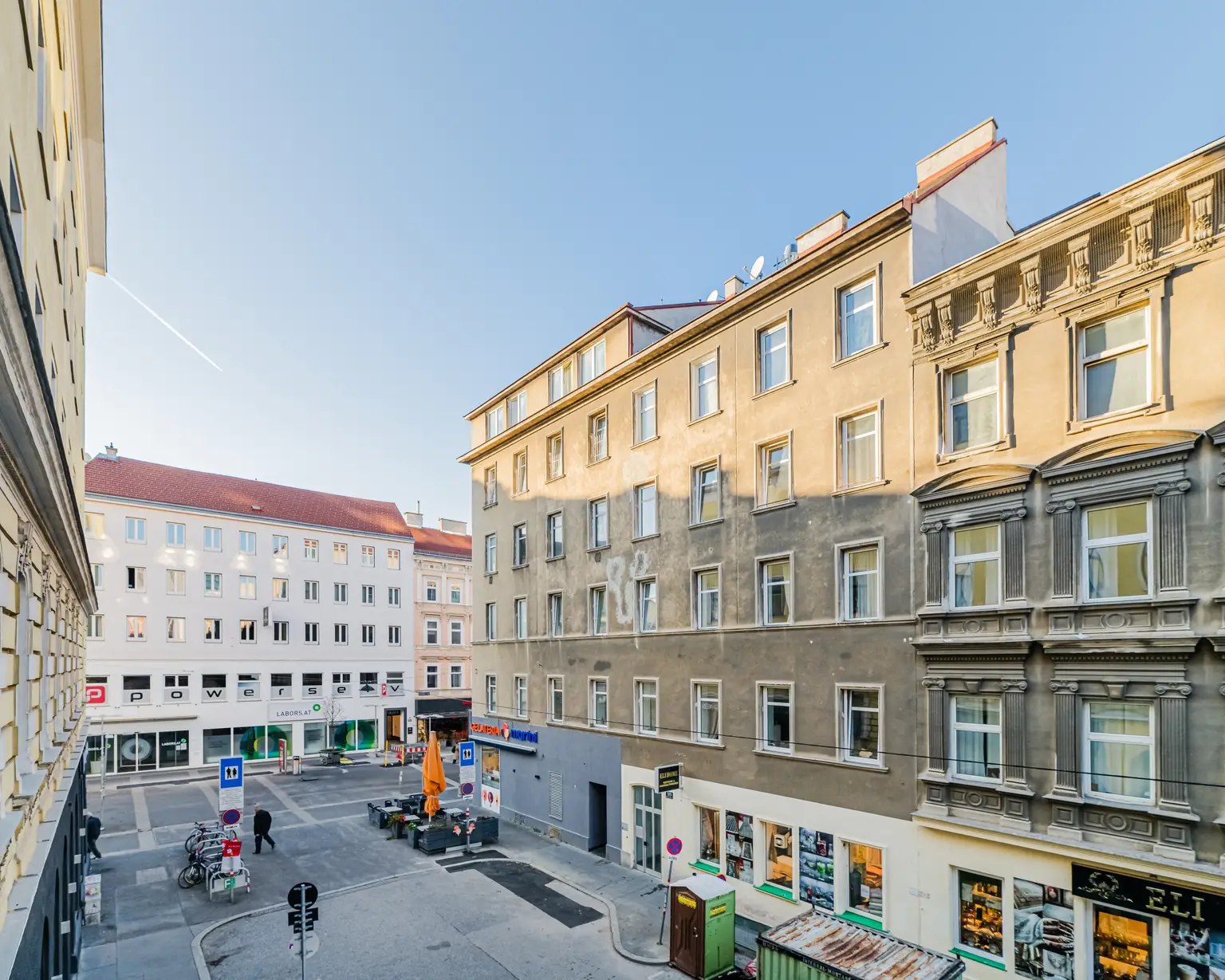 Großzügig geschnittene 3 Zimmer Wohnung in Toplage 1100 Wien Fussgängerzone !